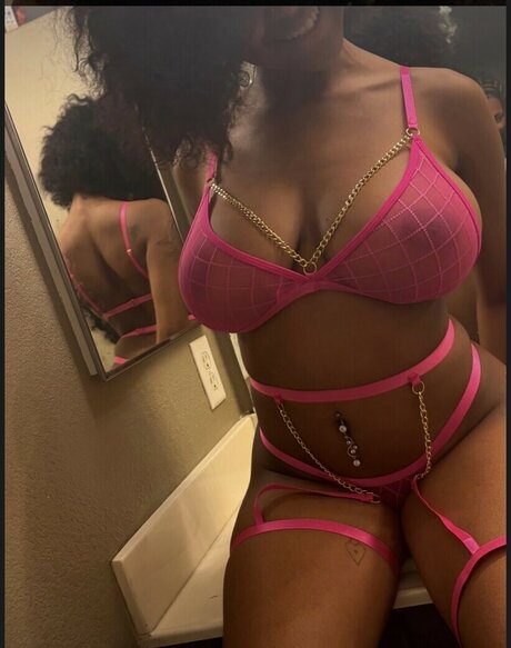 Alicia Adams star exclusive pic