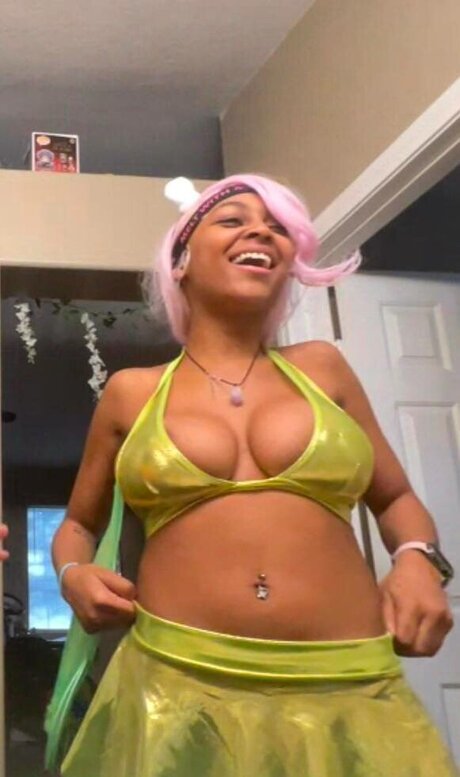 Alicia Adams star hd photo