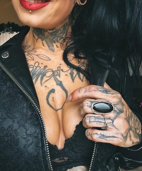 inked 93 perfect model pic