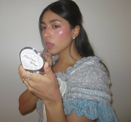 Pom Pom Squad star naked pic