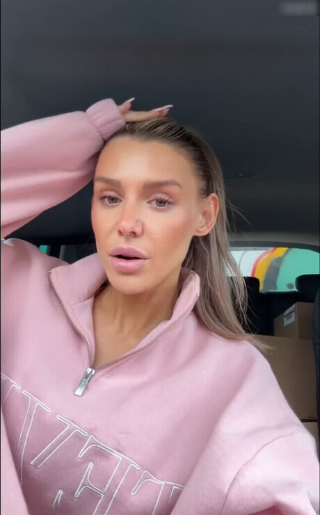 Facialize Me star nudes pic