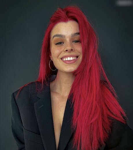 Facialize Me sexy model pics