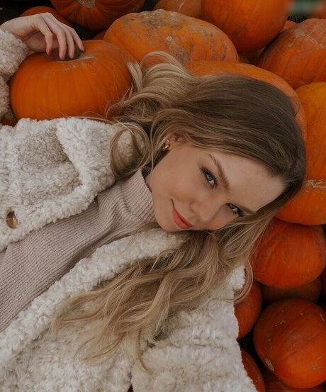 Facialize Me adult star picture