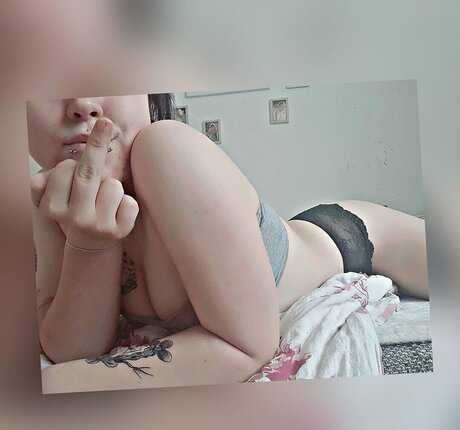 Laura Knoblauch sex model image