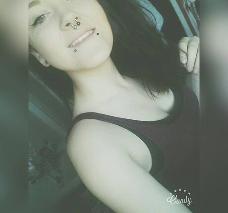 Laura Knoblauch nudes model pics