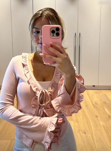 Melina msxou sexy pornstar image