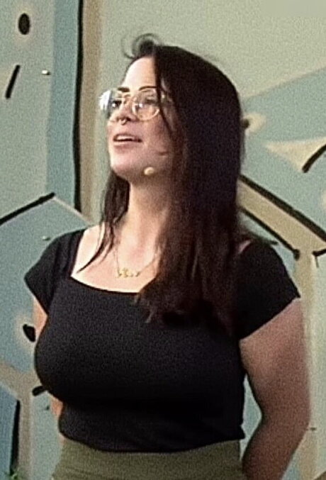 FreakinMagical nudes model pic