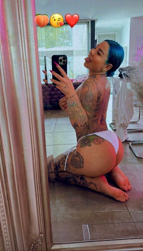 Kate Merlan naked model pictures