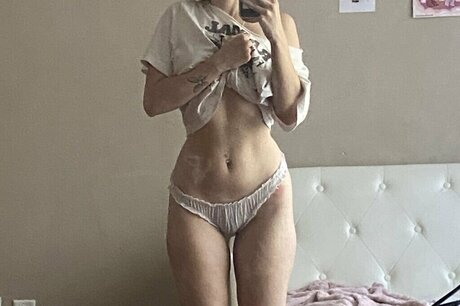 Elissa Beck porn star img