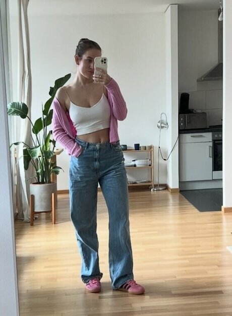 Justleo sexy model pictures