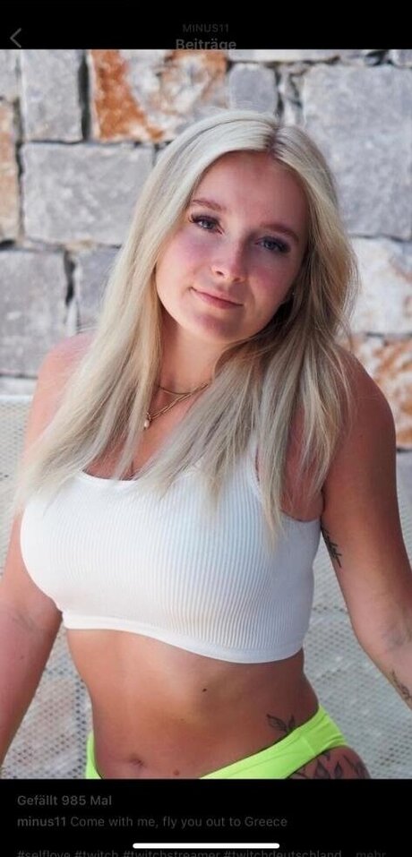 MinusElf star nude picture