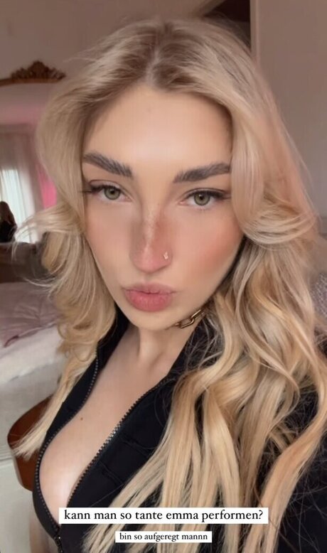 Starletnova art star photos