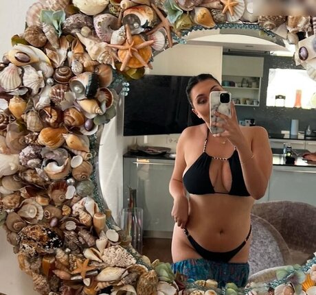 JohannaMuellner star sexy pic