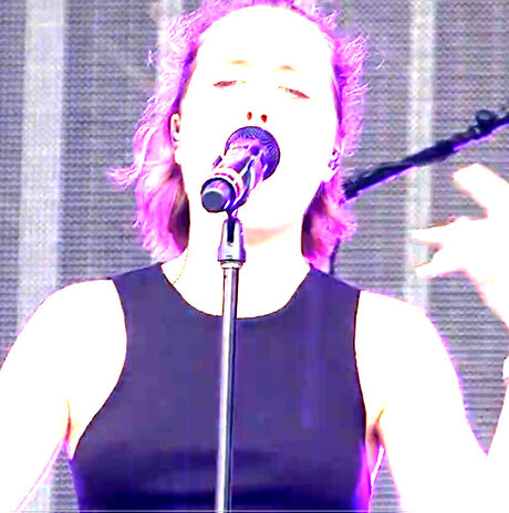 Alice Merton hot model photos