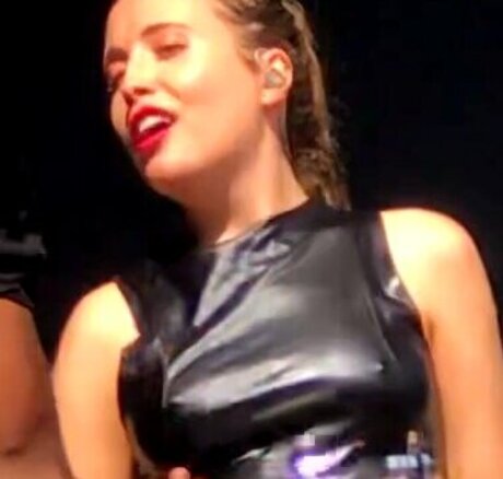 Alice Merton model sexy photos