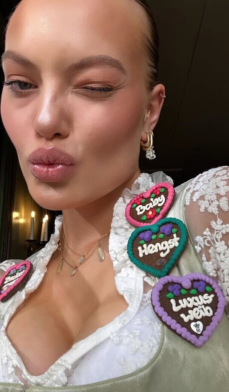 Cheyenne Ochsenknecht model adult image