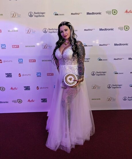 Lyn k44 hd pornstar picture