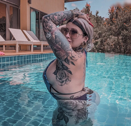 Lyn k44 model naked pictures