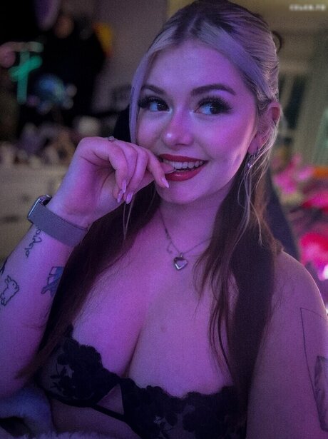 Feneliactx sex actress archive