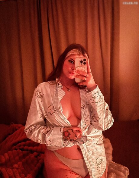 Feneliactx nude actress galleries