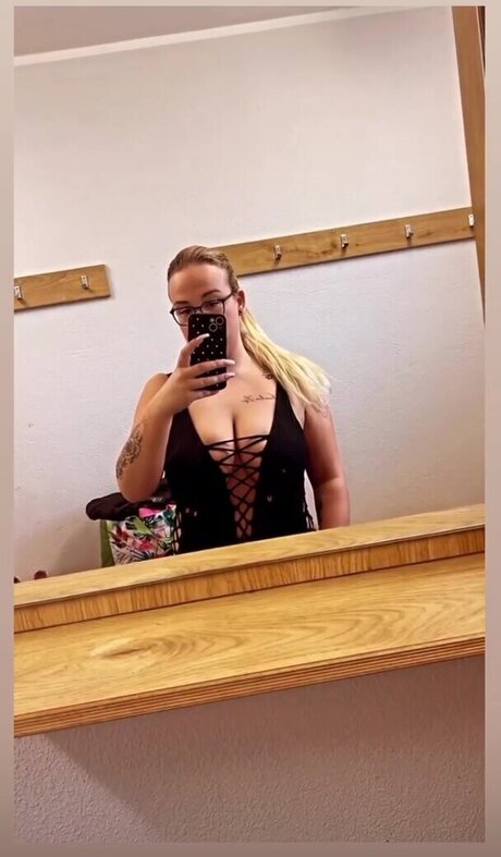 lenakpl23 star top pics