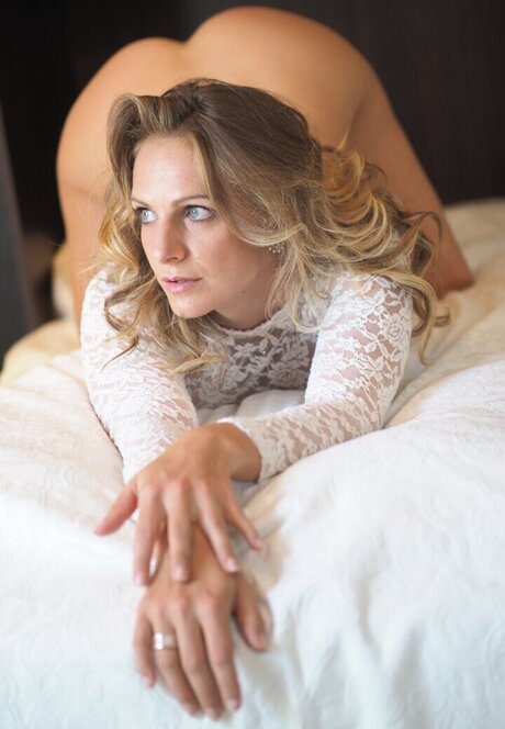 Cold Angel pornstar exclusive photos