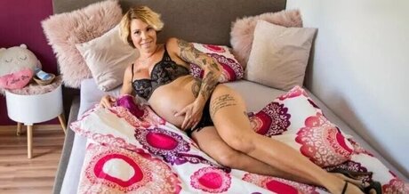 Lara Bergmann model top img