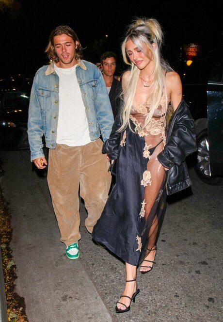 OOPS International model pretty photo