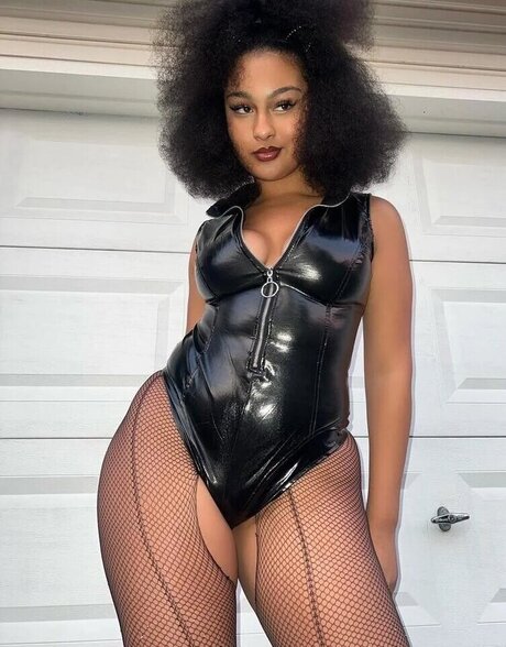 veondremitchell xxx star gallery