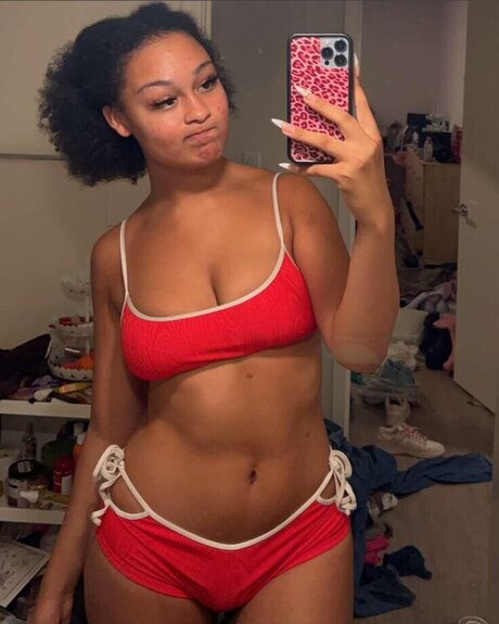 veondremitchell free actress pictures