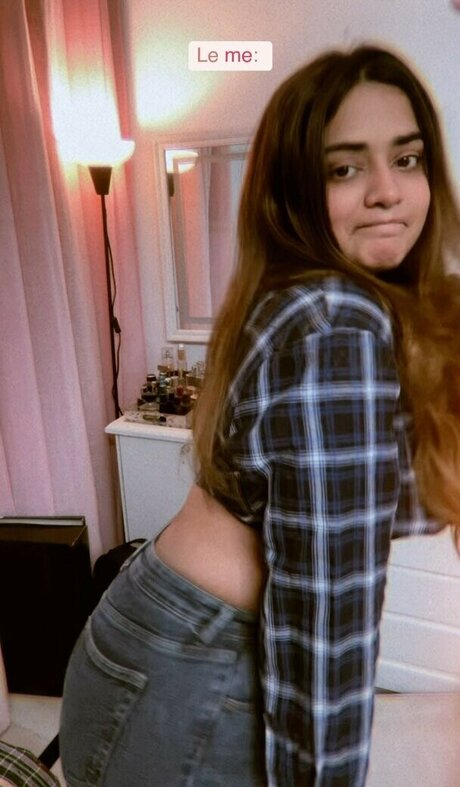 Steffi Cyrill pretty star galleries