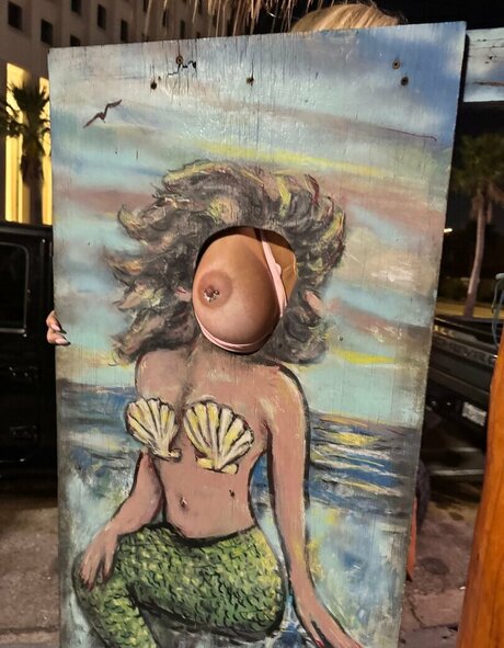 Holly Hotwife adult actress picture