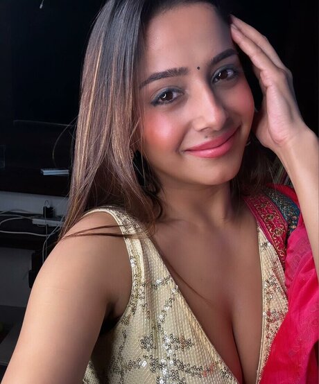 Kate Sharma star adult image