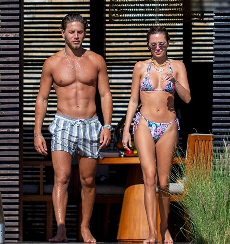 Delilah Hamlin perfect model pics