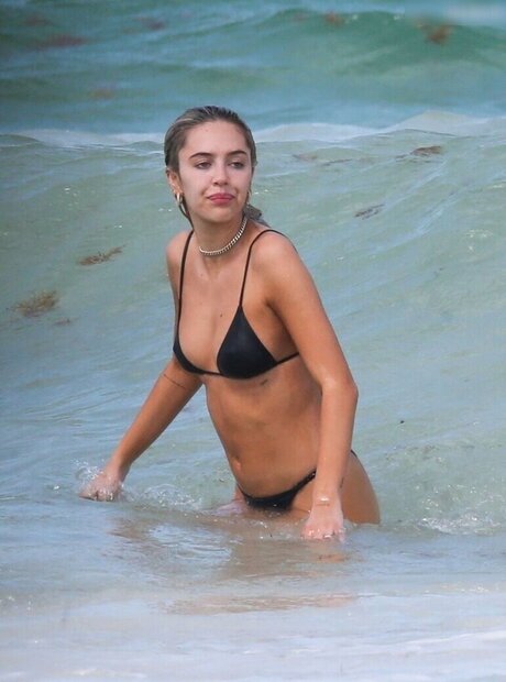 Delilah Hamlin model exclusive pictures