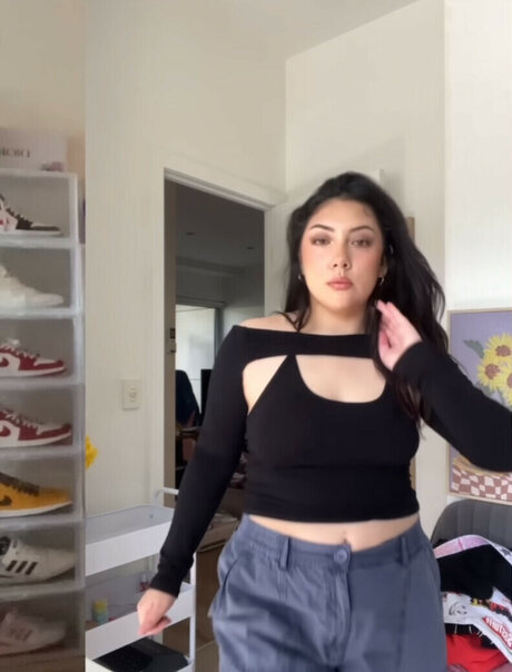 ASMR JADE star erotic photos