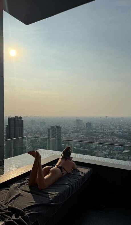 herstoryfeed naked actress photos