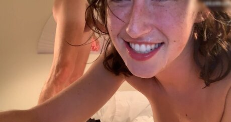 Anne Freak hd actress picture