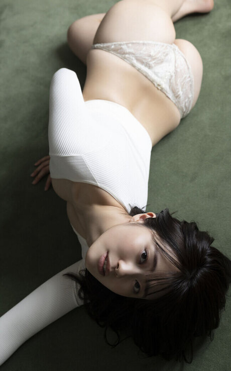 Mariri Sugimoto model porn photo