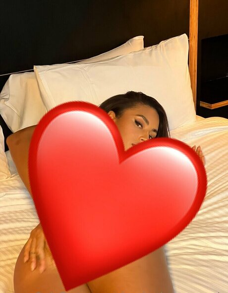 Phoebe Thompson free star pics