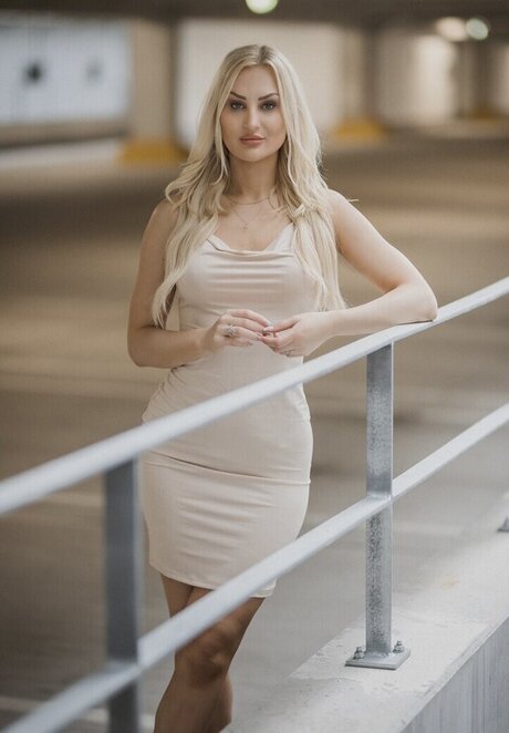 Giulie Hope Santana pornstar beautiful galleries