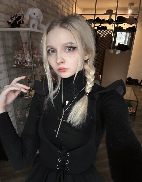 Sasha Gaier sexy pornstar img