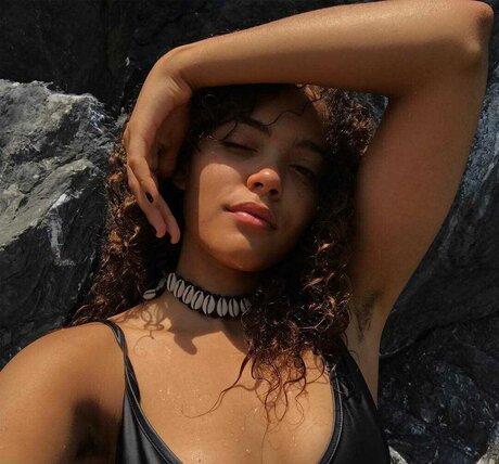 Quintessa Swindell model hot photos