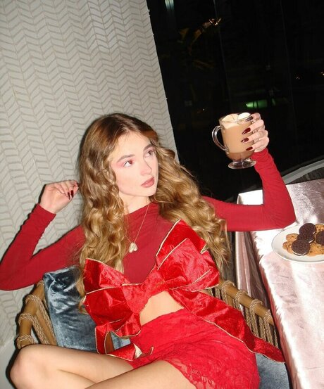 Aly Jade model pornographic photo