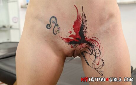 Leah Luv naked model images