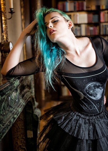 Chaos Isi star nudes pictures