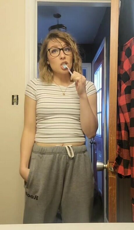 Notsoerudite hd actress archive