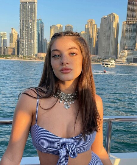 Leyla Afshonkar porn actress picture