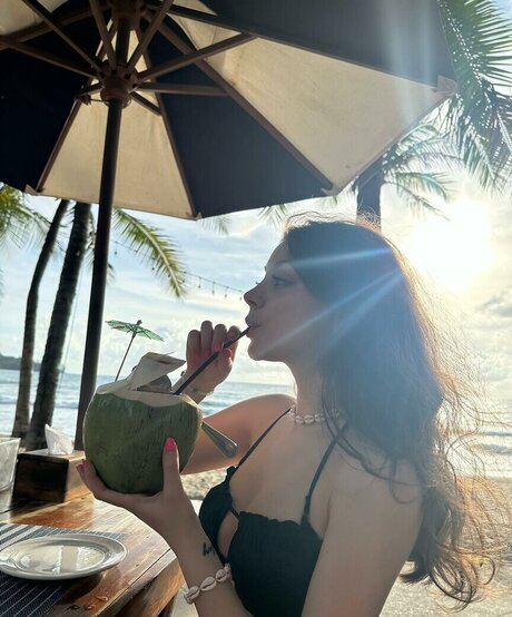 Leyla Afshonkar erotic model picture