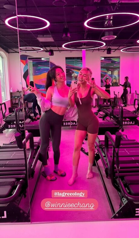 Winnie Chang perfect star photos